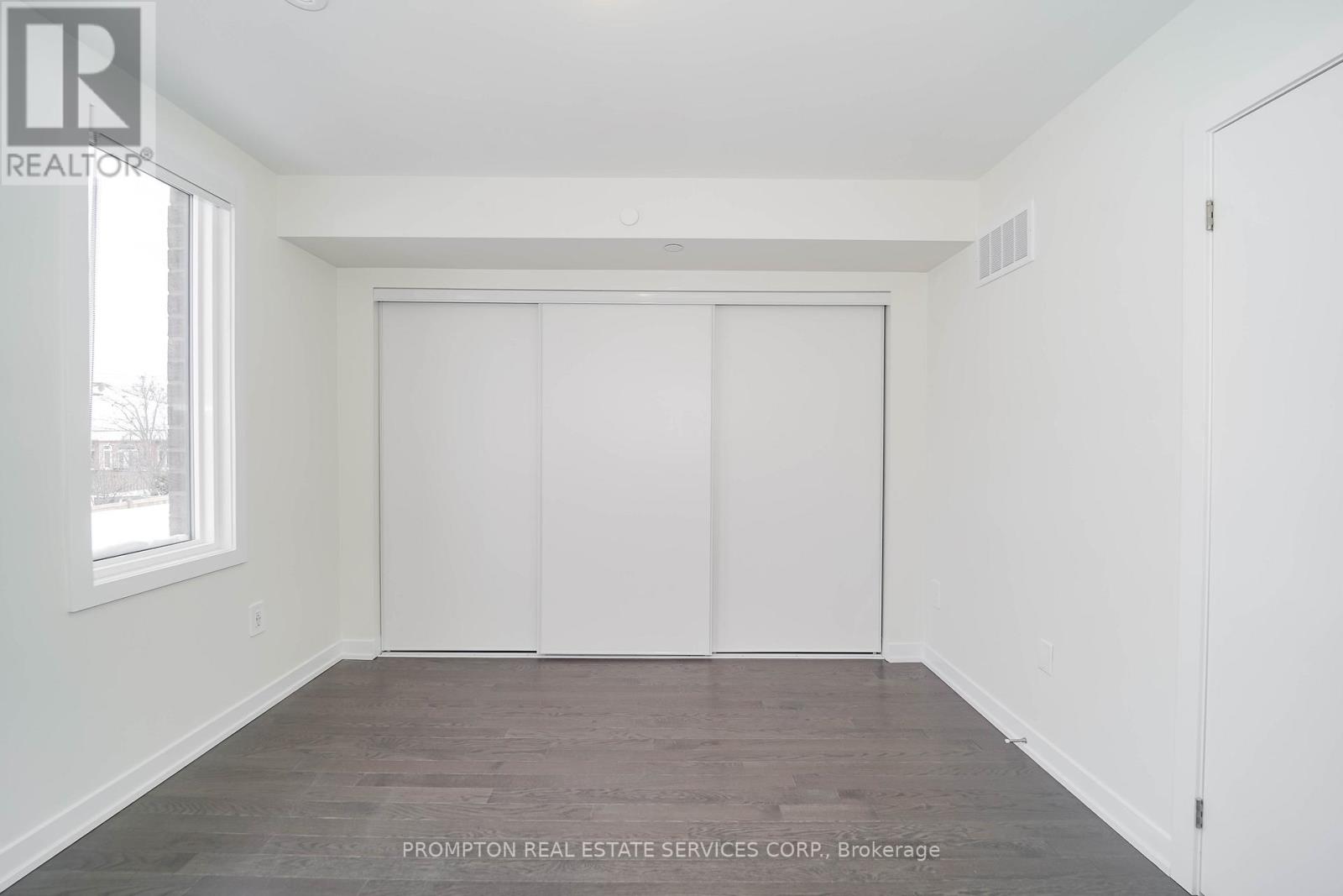 38 Green Gardens Upper Boulevard, Toronto, Ontario  M6A 0E6 - Photo 24 - C12968506