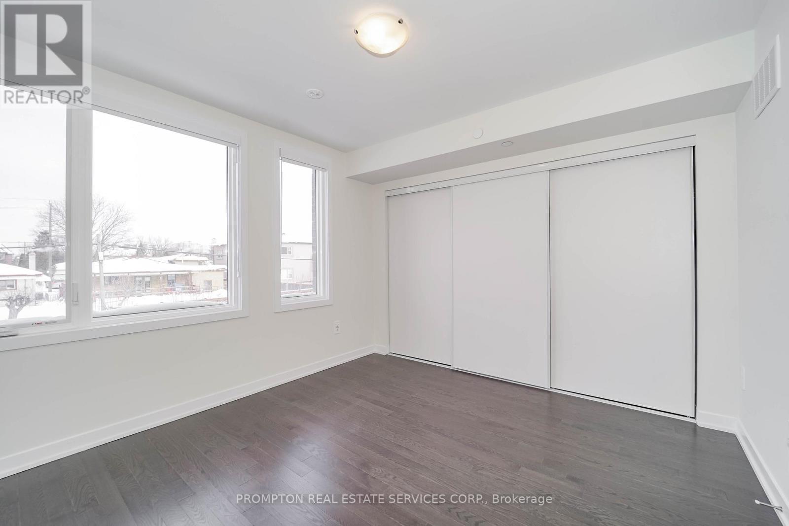 38 Green Gardens Upper Boulevard, Toronto, Ontario  M6A 0E6 - Photo 25 - C12968506