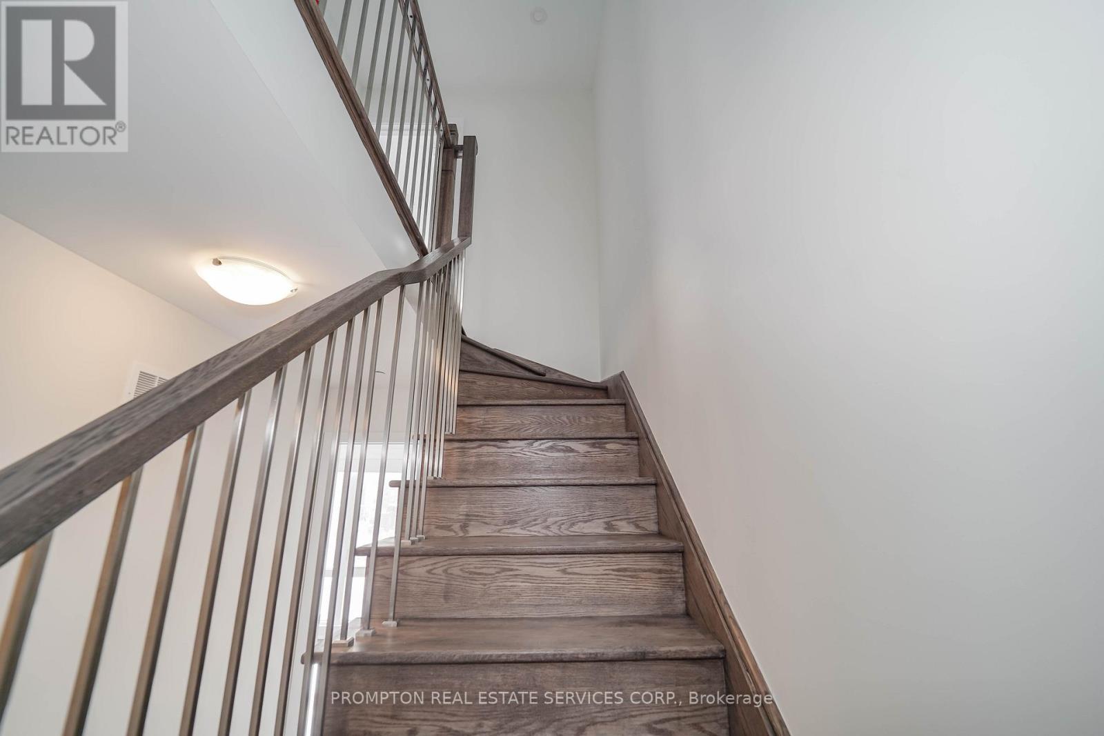 38 Green Gardens Upper Boulevard, Toronto, Ontario  M6A 0E6 - Photo 26 - C12968506