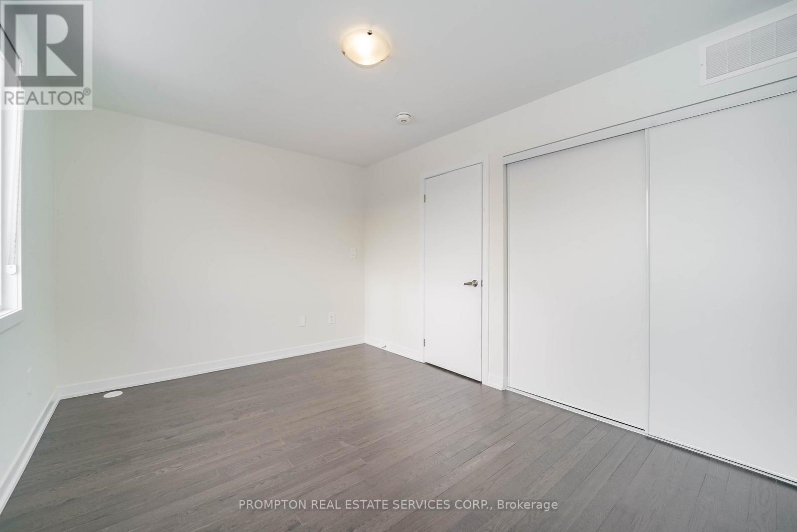 38 Green Gardens Upper Boulevard, Toronto, Ontario  M6A 0E6 - Photo 30 - C12968506