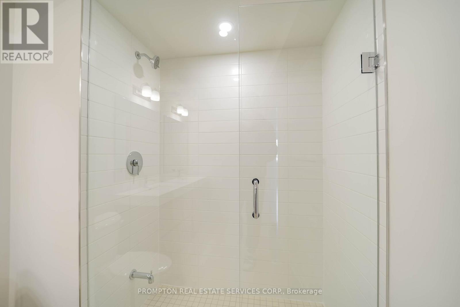 38 Green Gardens Upper Boulevard, Toronto, Ontario  M6A 0E6 - Photo 33 - C12968506