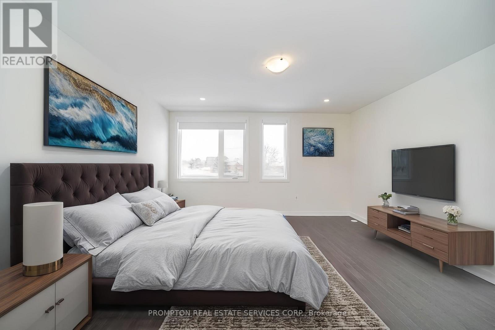 38 Green Gardens Upper Boulevard, Toronto, Ontario  M6A 0E6 - Photo 5 - C12968506