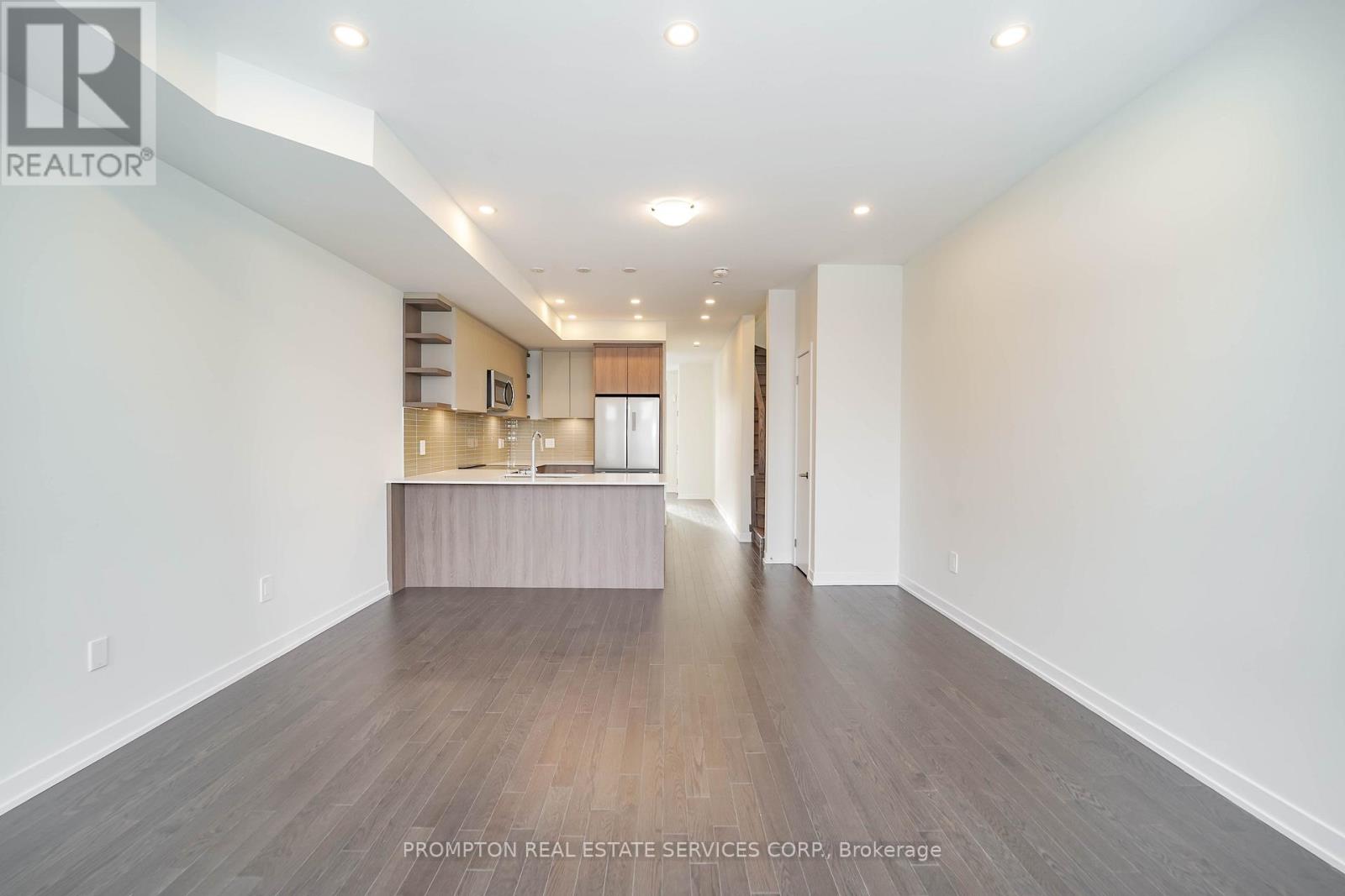 38 Green Gardens Upper Boulevard, Toronto, Ontario  M6A 0E6 - Photo 9 - C12968506