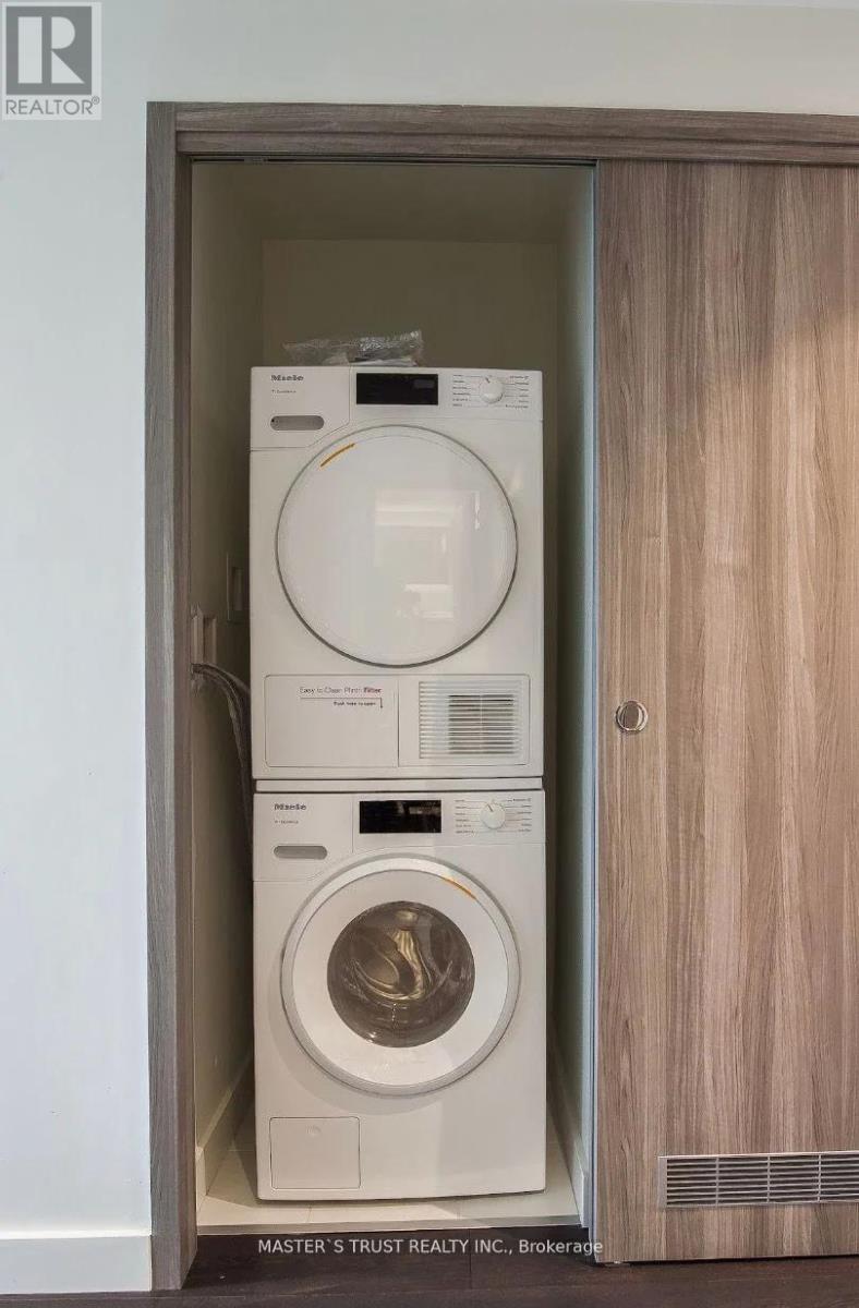 2005 - 95 Mcmahon Drive, Toronto, Ontario  M2K 0H2 - Photo 12 - C12968510