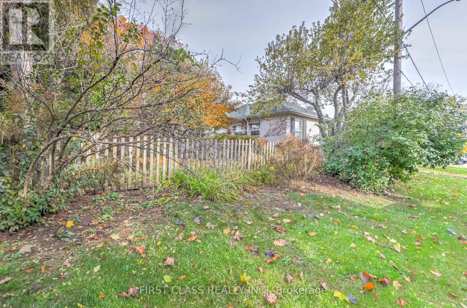 26 York Road, Toronto, Ontario  M2L 1M8 - Photo 37 - C12968512