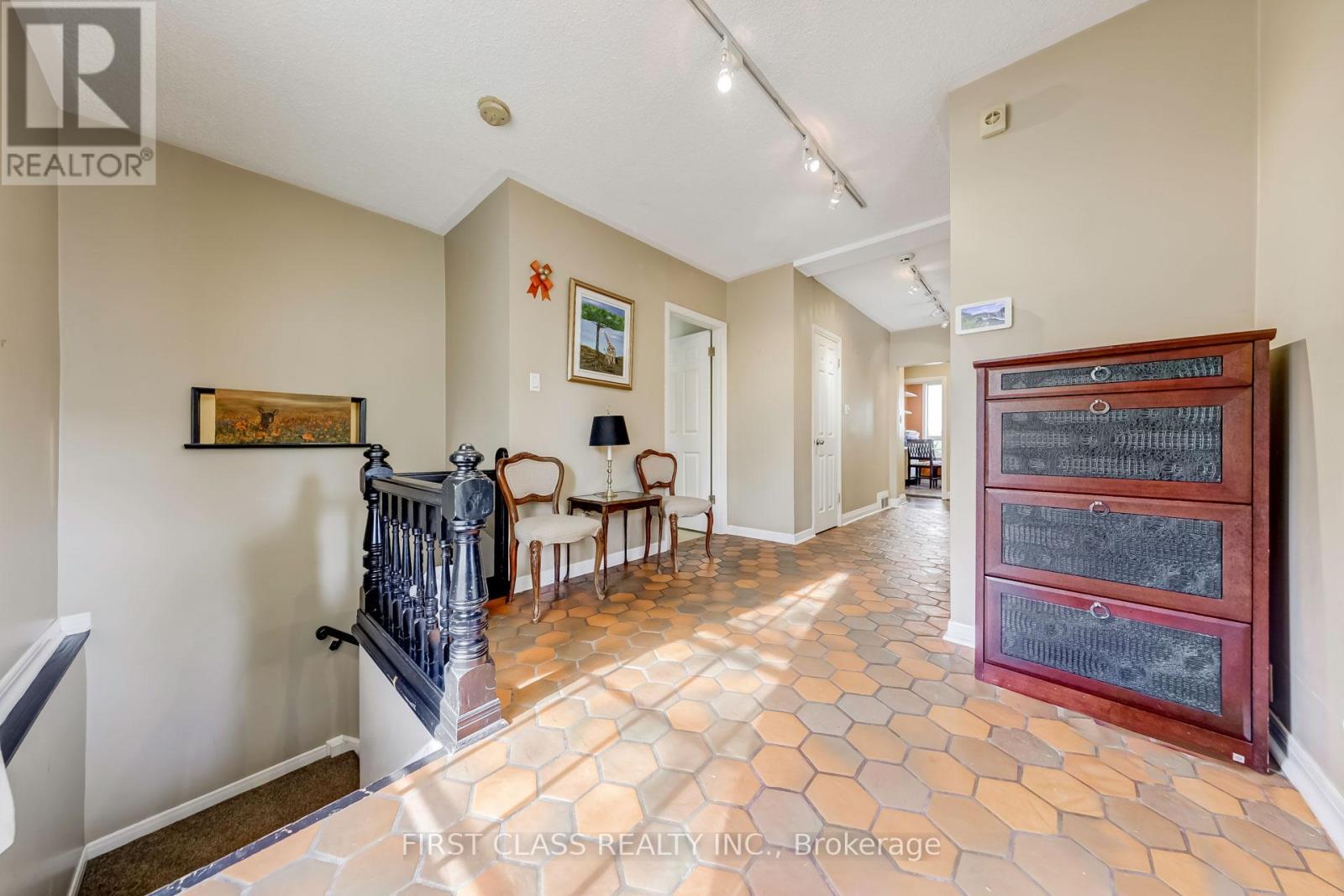 26 York Road, Toronto, Ontario  M2L 1M8 - Photo 7 - C12968512