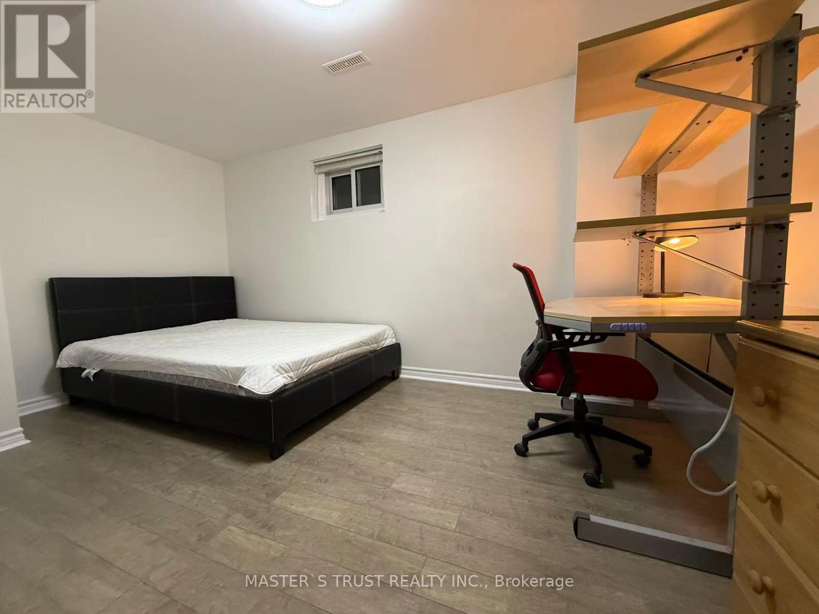 Bsmt - 16 Farmington Crescent, Toronto, Ontario  M1S 1G1 - Photo 6 - E12968436