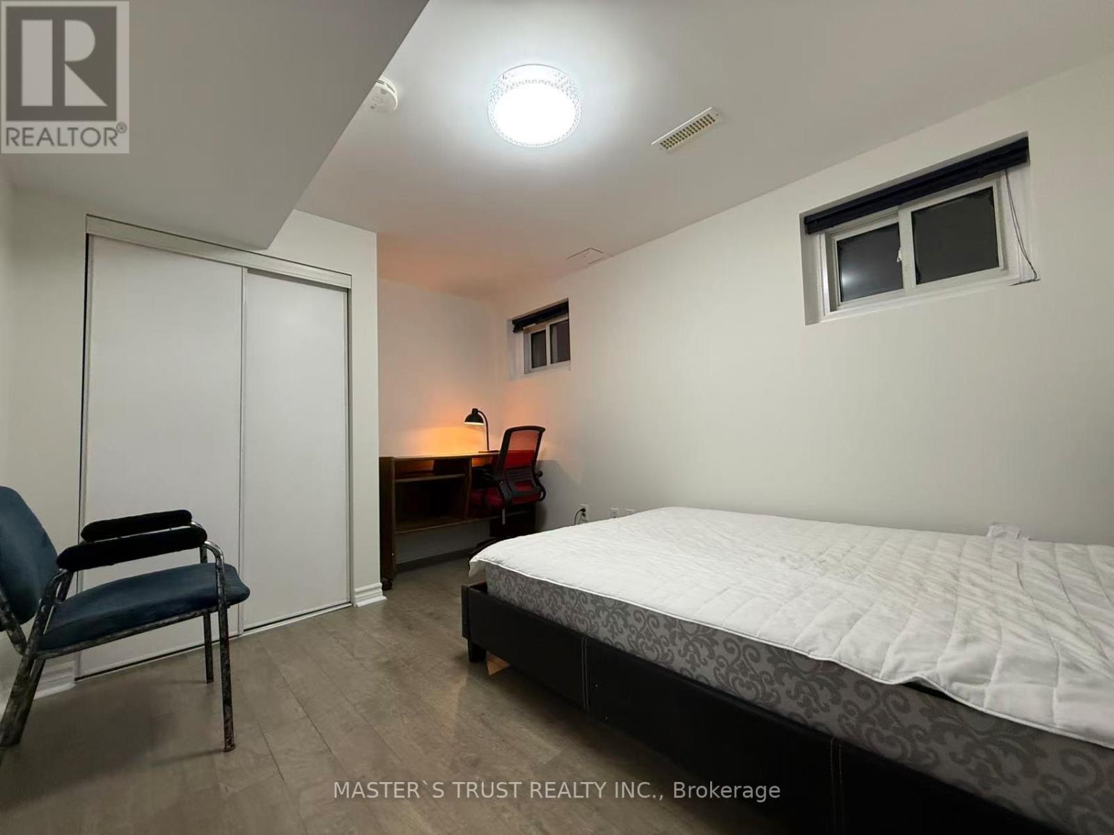 Bsmt - 16 Farmington Crescent, Toronto, Ontario  M1S 1G1 - Photo 7 - E12968436