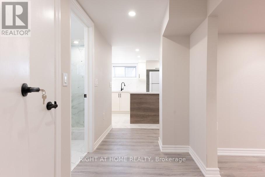 6 Bellvare Crescent, Toronto, Ontario  M1R 2M9 - Photo 4 - E12968452