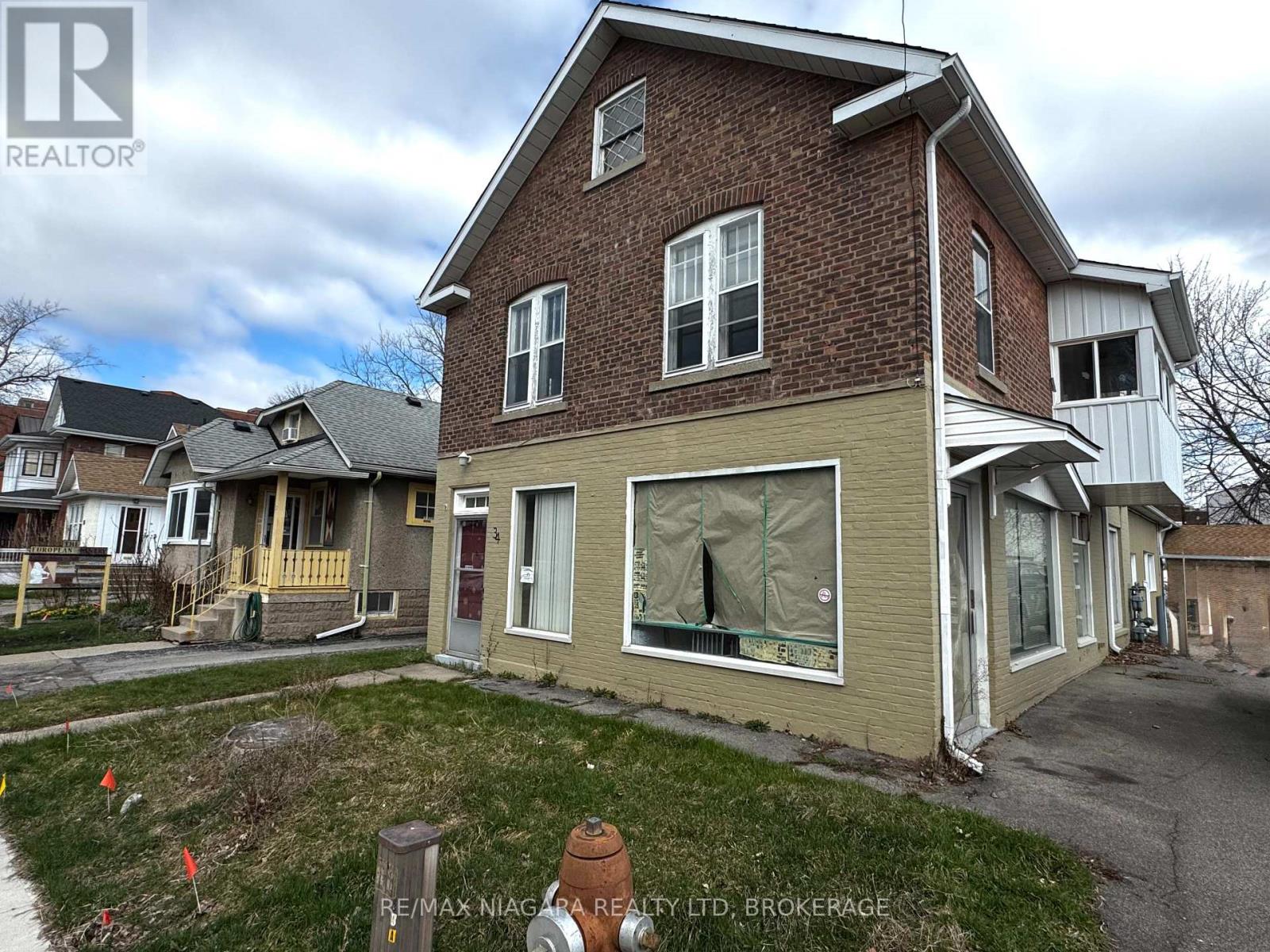 34 AVENUE PLACE, Welland, Ontario