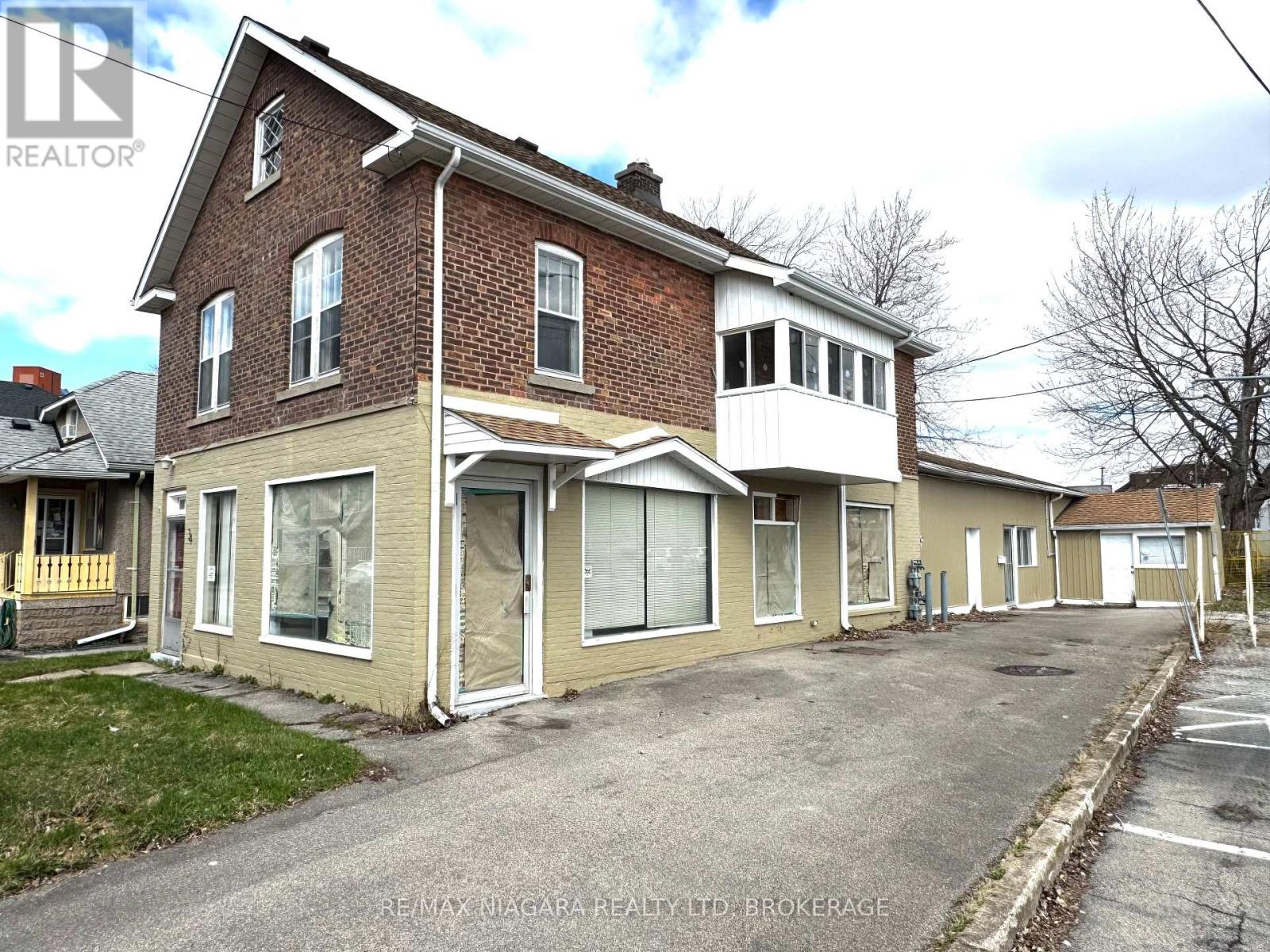 34 Avenue Place, Welland, Ontario  L3B 4B1 - Photo 3 - X12968478