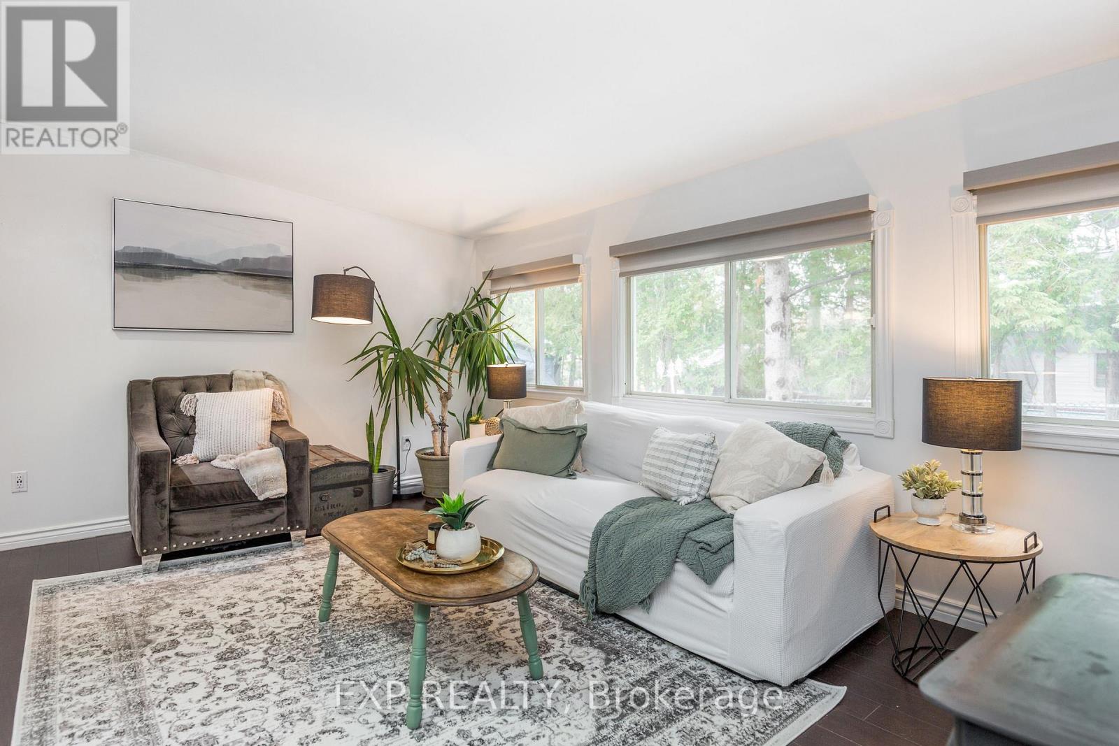 1104 Ferrier Avenue, Innisfil (Lefroy), Ontario  L0L 1W0 - Photo 12 - N12968516