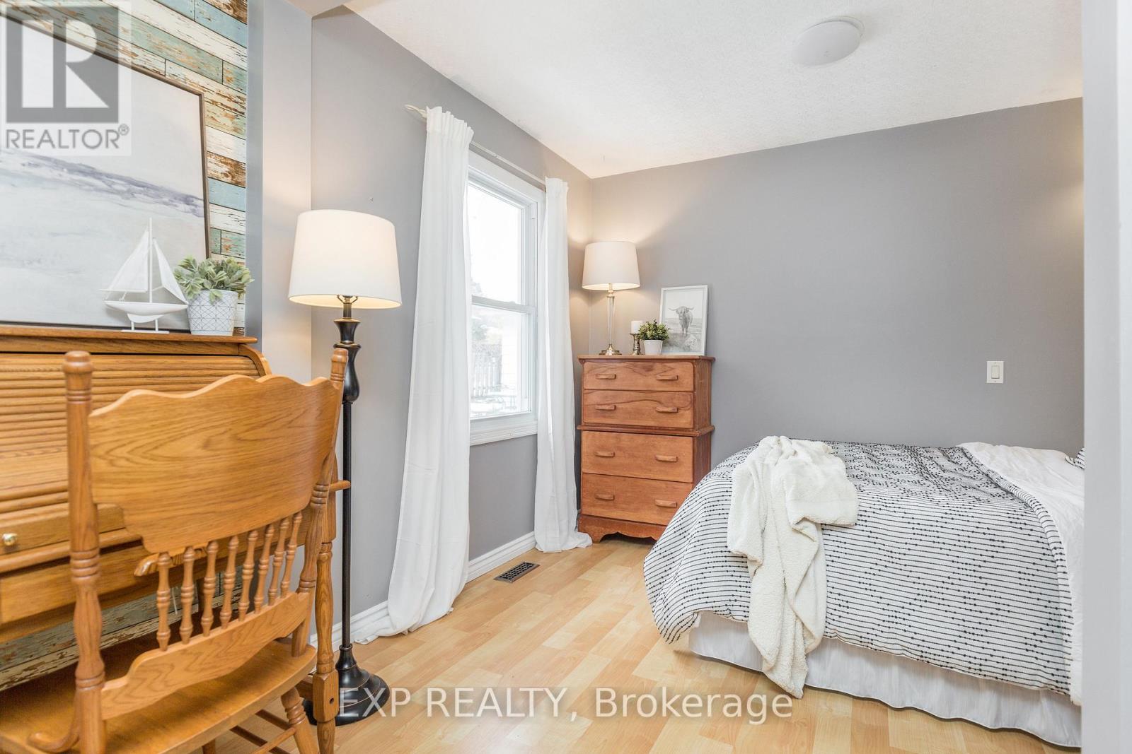 1104 Ferrier Avenue, Innisfil (Lefroy), Ontario  L0L 1W0 - Photo 14 - N12968516