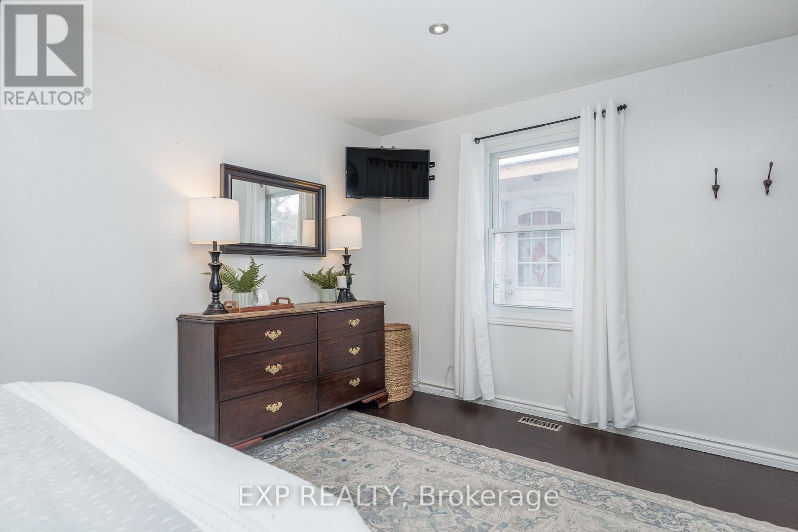 1104 Ferrier Avenue, Innisfil (Lefroy), Ontario  L0L 1W0 - Photo 25 - N12968516