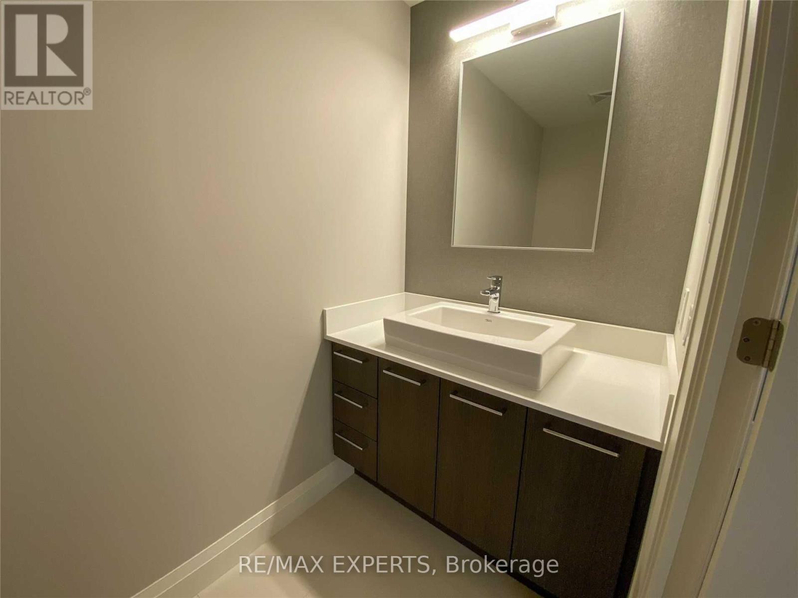 719 - 4800 Highway 7, Vaughan, Ontario  L4L 1H8 - Photo 11 - N12968520