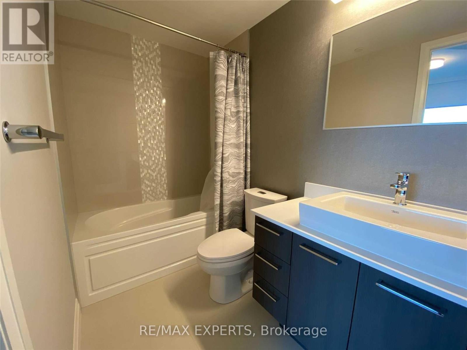 719 - 4800 Highway 7, Vaughan, Ontario  L4L 1H8 - Photo 9 - N12968520