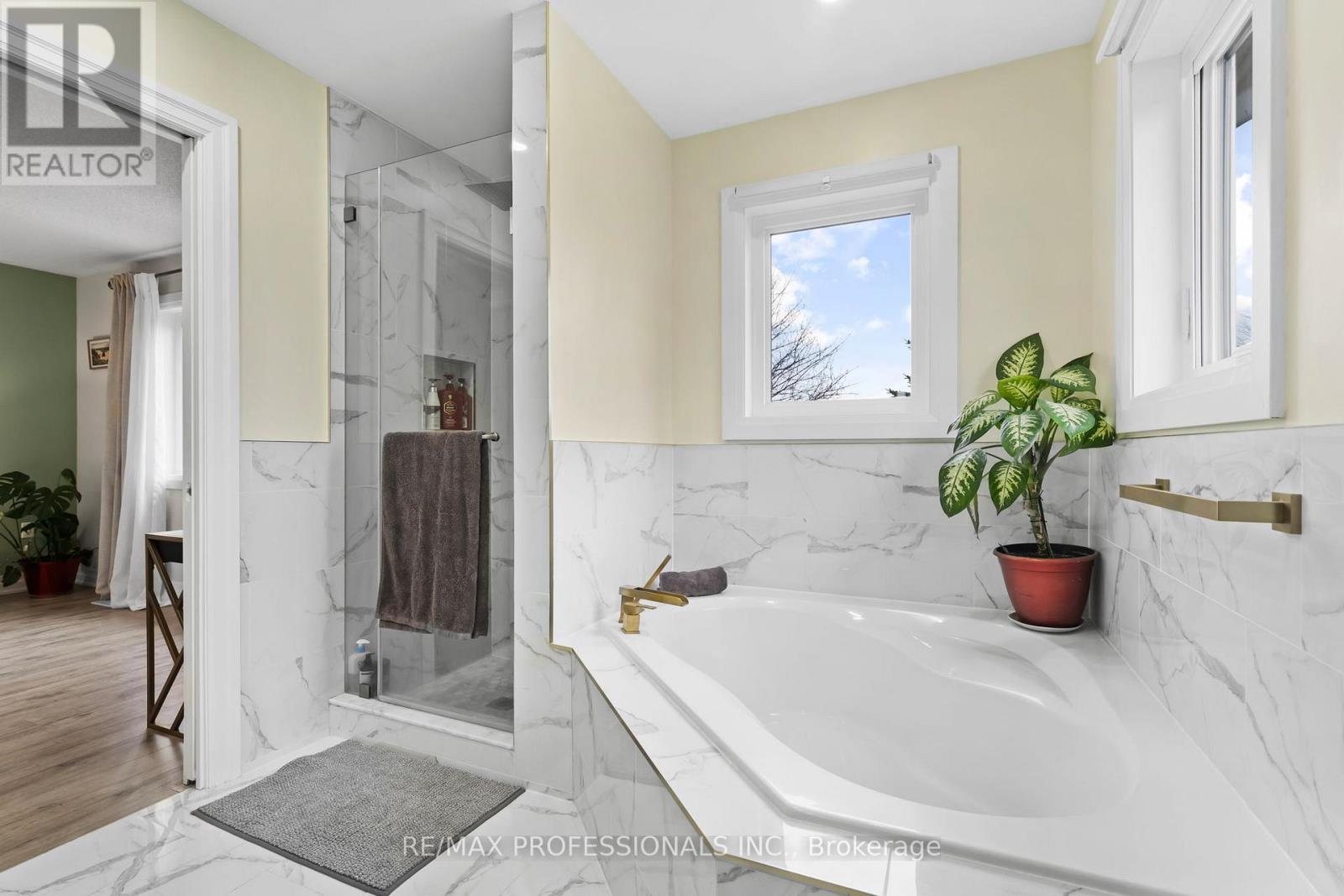 135 Professor Day Drive, Bradford West Gwillimbury, Ontario  L3Z 3B9 - Photo 24 - N12968182