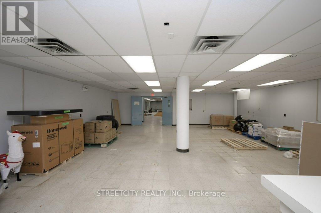 Ground Floor - 916 Gateway Drive, Burlington, Ontario  L7L 5K7 - Photo 19 - W12968442