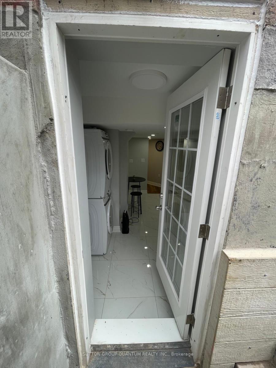 Basement - 2404 Fundy Drive, Oakville, Ontario  L6M 4W7 - Photo 4 - W12968482