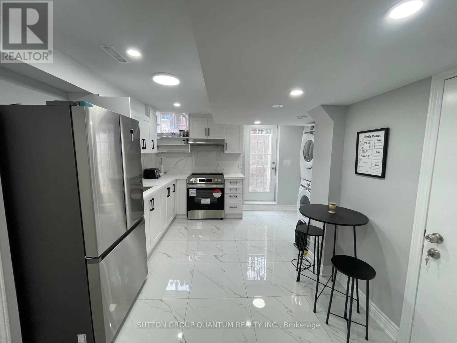 Basement - 2404 Fundy Drive, Oakville, Ontario  L6M 4W7 - Photo 6 - W12968482