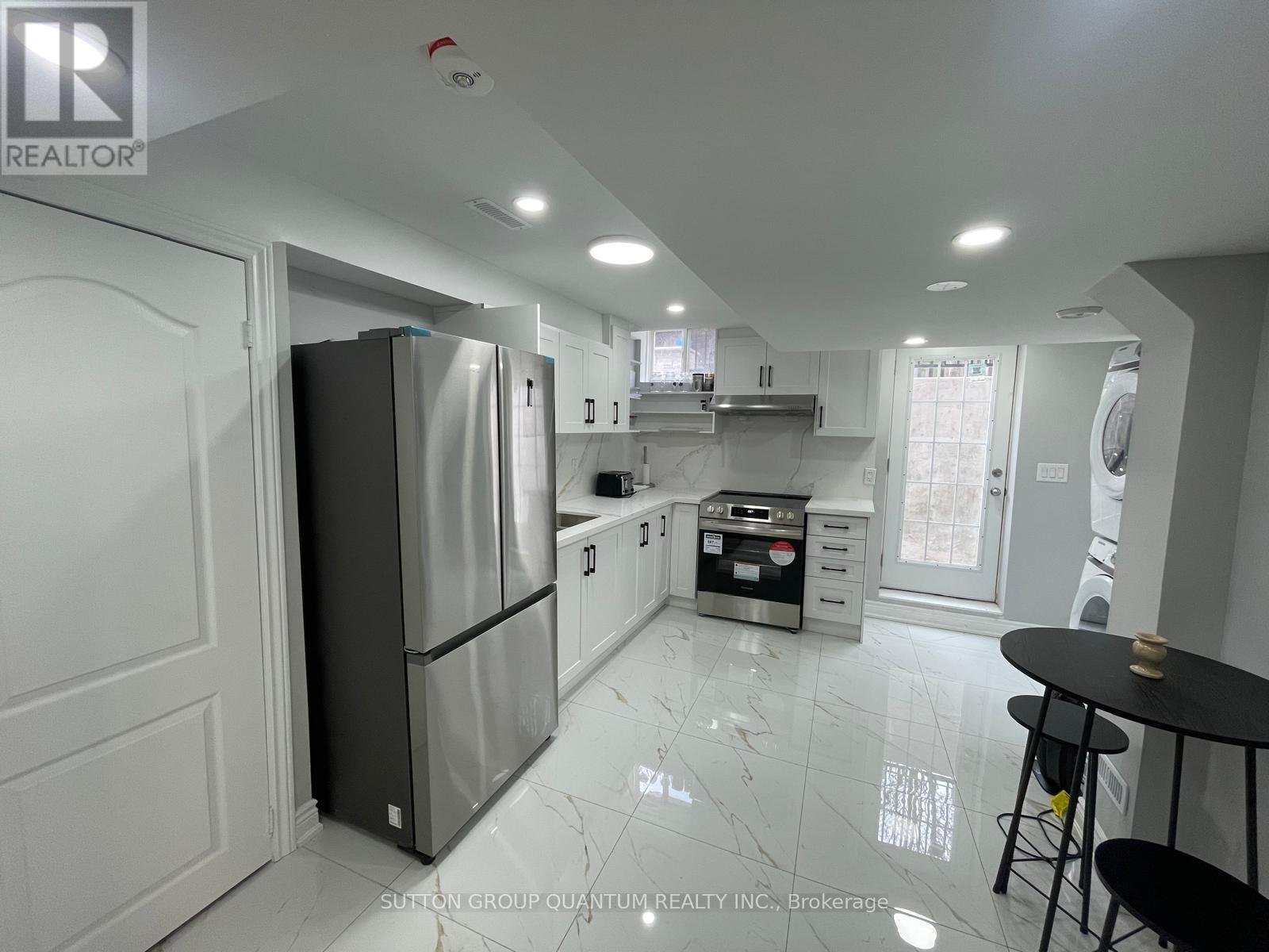 Basement - 2404 Fundy Drive, Oakville, Ontario  L6M 4W7 - Photo 8 - W12968482