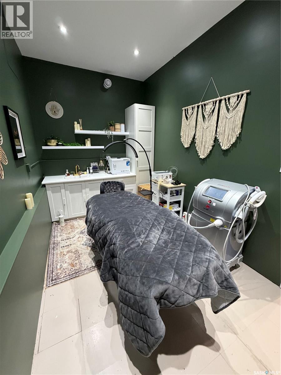 1387 Conrad Avenue, Gull Lake, Saskatchewan  S0N 1A0 - Photo 10 - SK032254