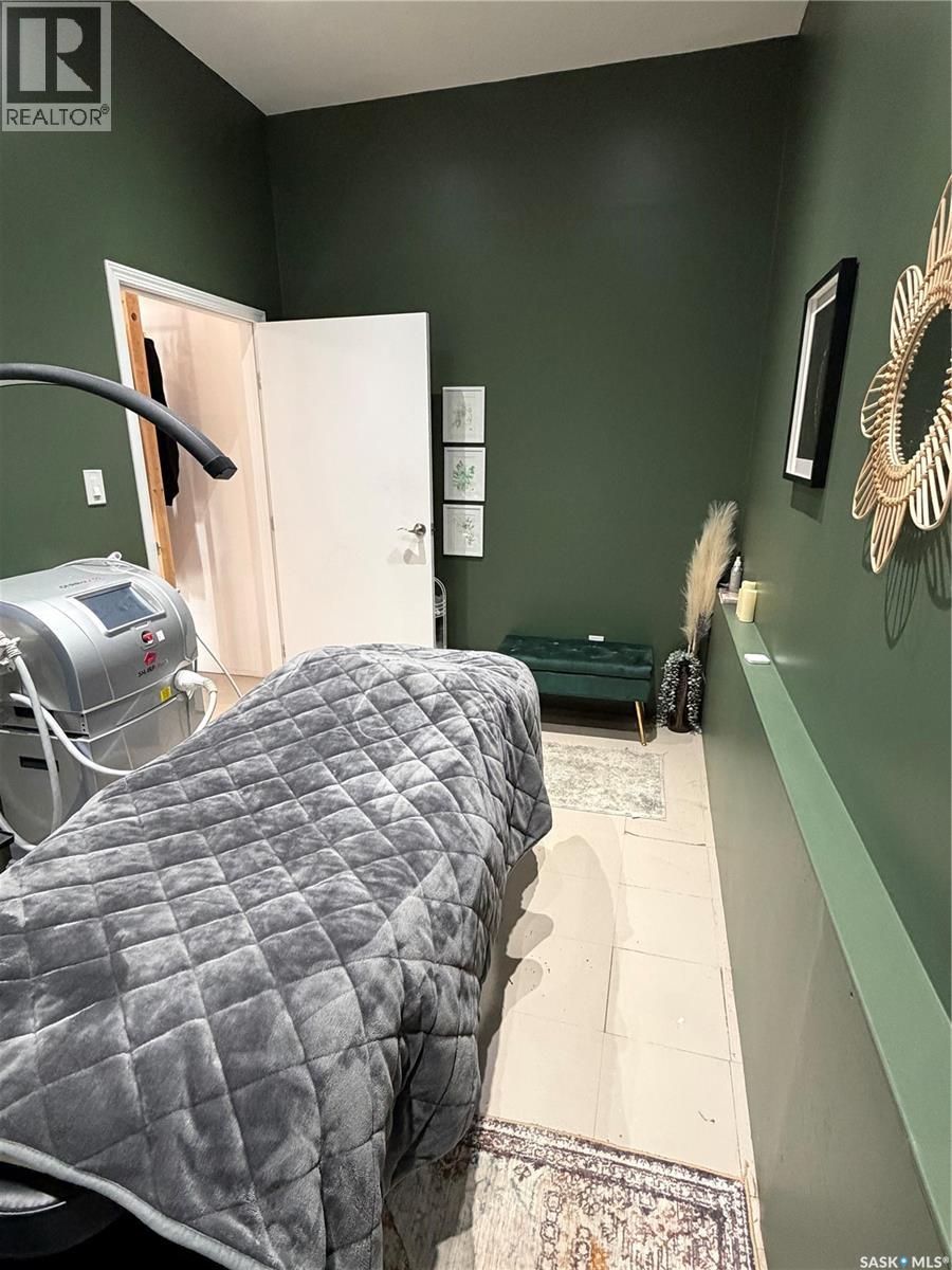 1387 Conrad Avenue, Gull Lake, Saskatchewan  S0N 1A0 - Photo 11 - SK032254