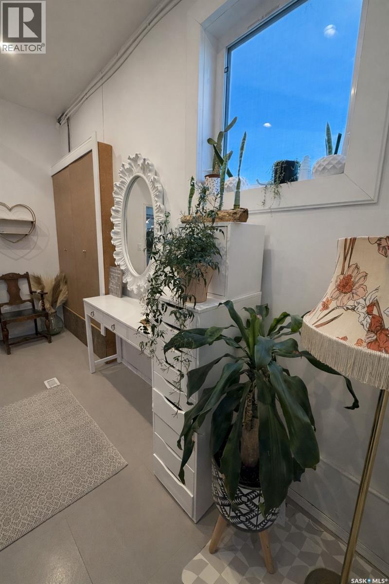 1387 Conrad Avenue, Gull Lake, Saskatchewan  S0N 1A0 - Photo 13 - SK032254