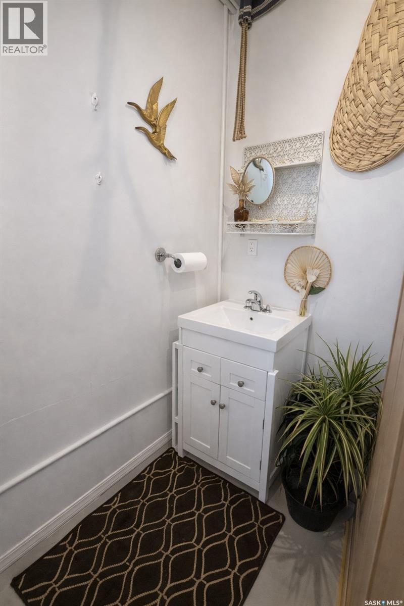 1387 Conrad Avenue, Gull Lake, Saskatchewan  S0N 1A0 - Photo 14 - SK032254