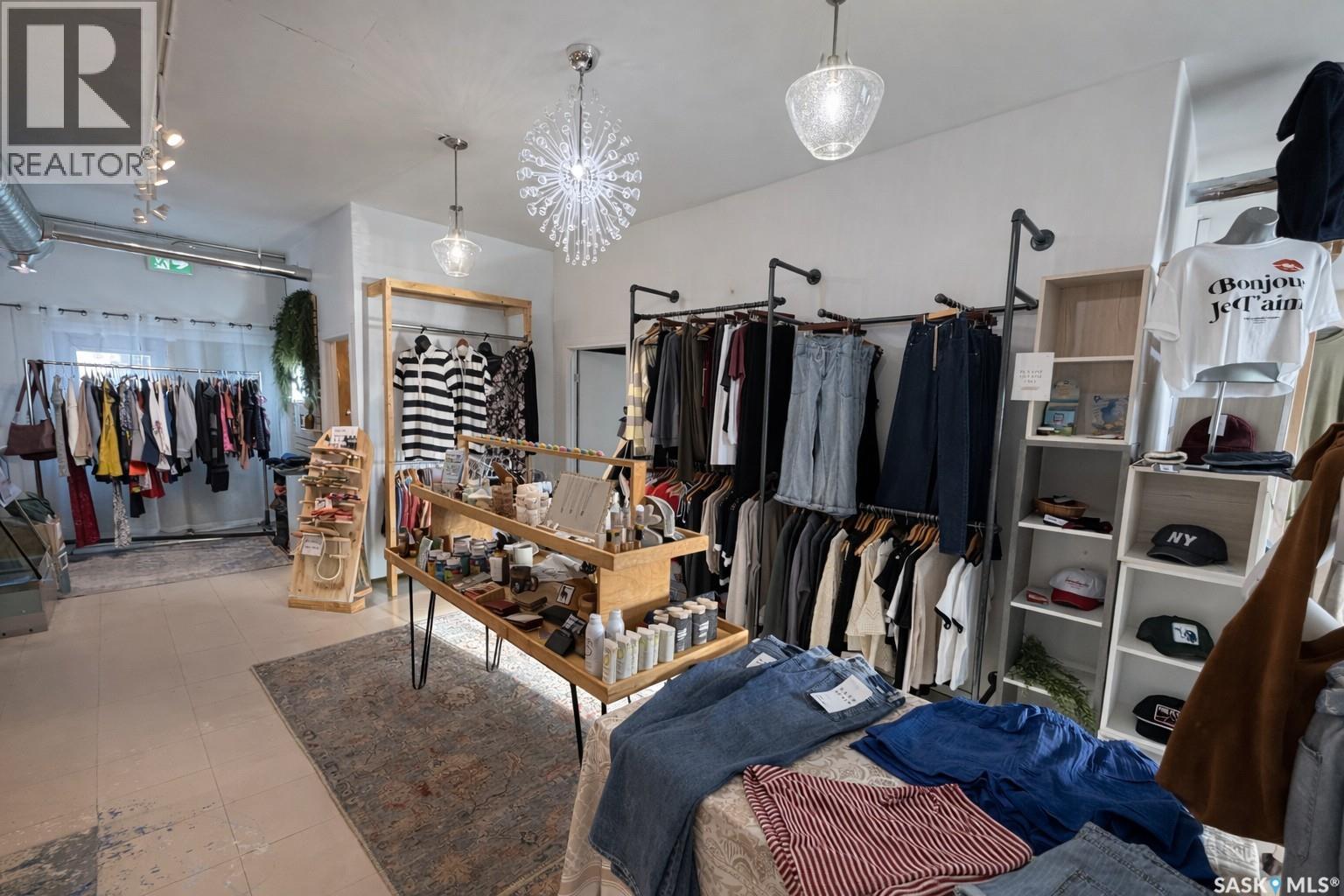 1387 Conrad Avenue, Gull Lake, Saskatchewan  S0N 1A0 - Photo 3 - SK032254