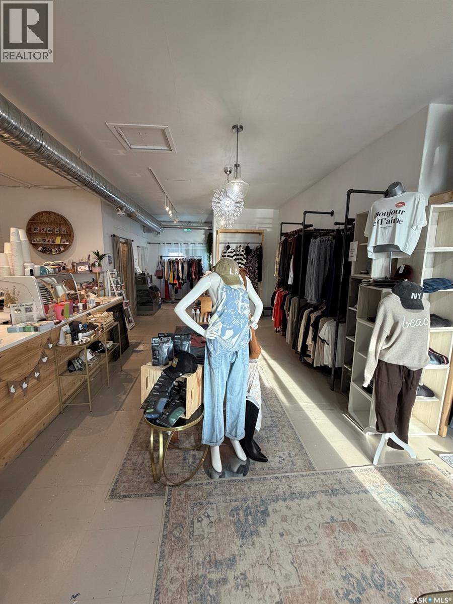 1387 Conrad Avenue, Gull Lake, Saskatchewan  S0N 1A0 - Photo 4 - SK032254