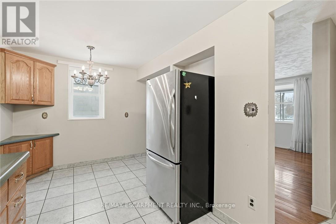 92 Gary Avenue, Hamilton, Ontario  L8S 1Y5 - Photo 10 - X12968484