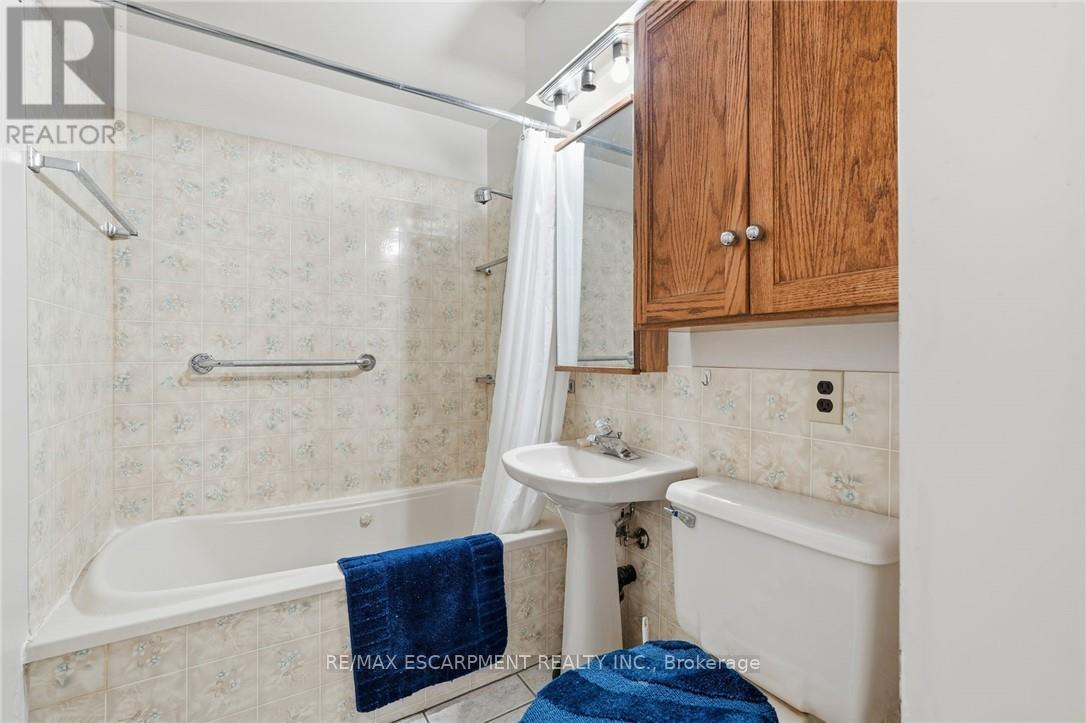 92 Gary Avenue, Hamilton, Ontario  L8S 1Y5 - Photo 27 - X12968484