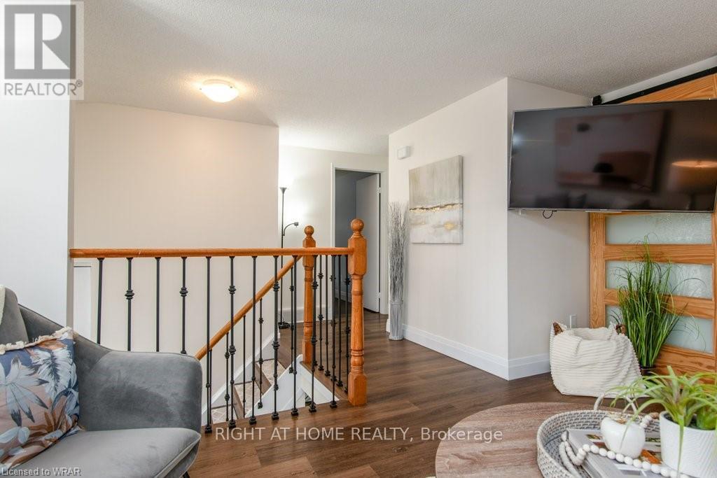 554 Halberstadt Circle, Cambridge, Ontario  N3H 5J5 - Photo 10 - X12968504