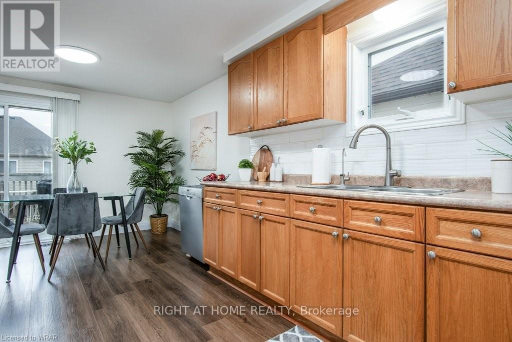 554 Halberstadt Circle, Cambridge, Ontario  N3H 5J5 - Photo 13 - X12968504