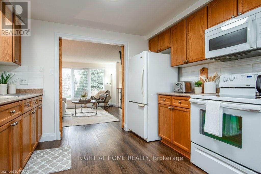 554 Halberstadt Circle, Cambridge, Ontario  N3H 5J5 - Photo 16 - X12968504