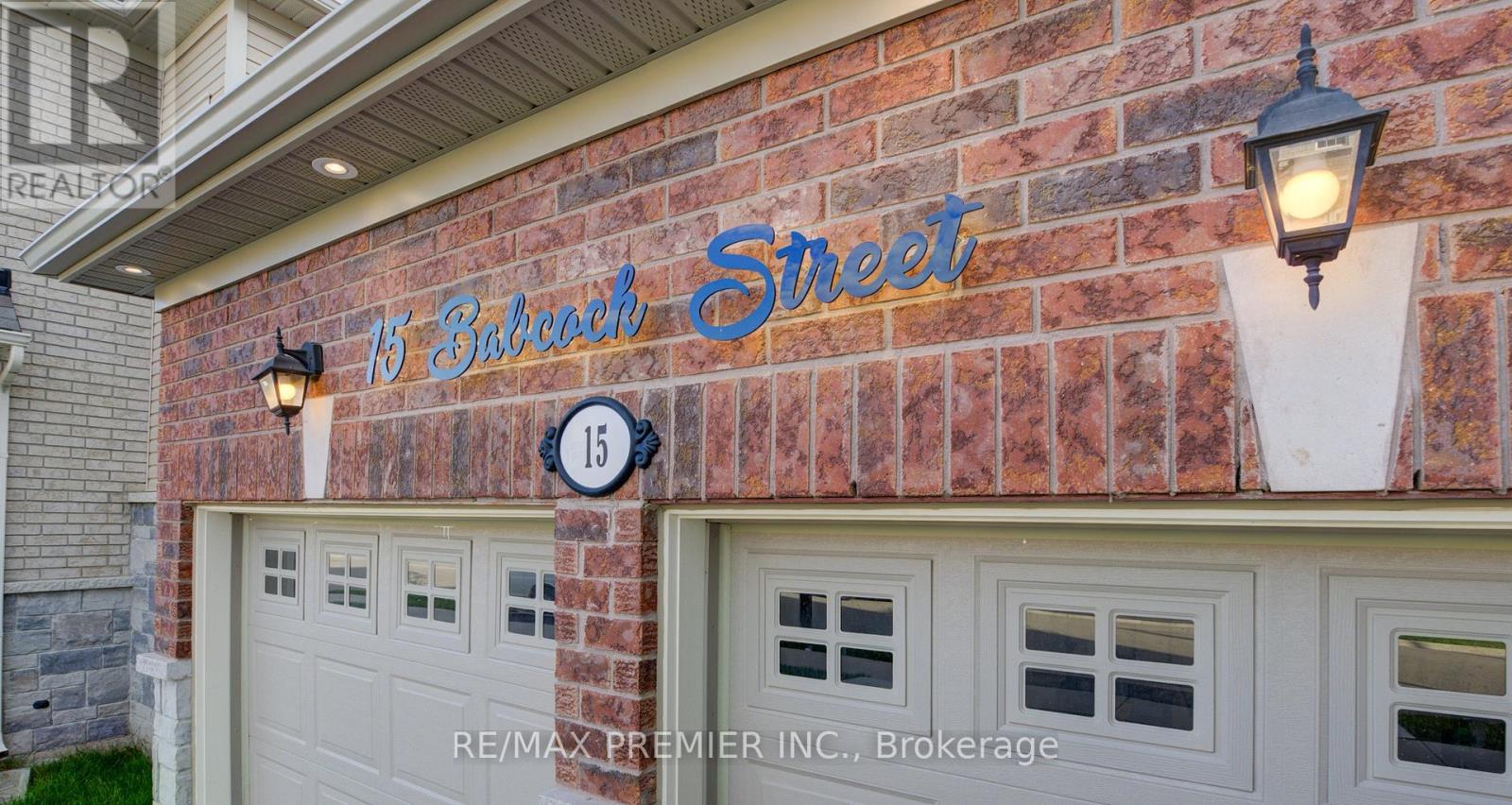 15 Babcock Street, Hamilton, Ontario  L8B 0S6 - Photo 2 - X12968508