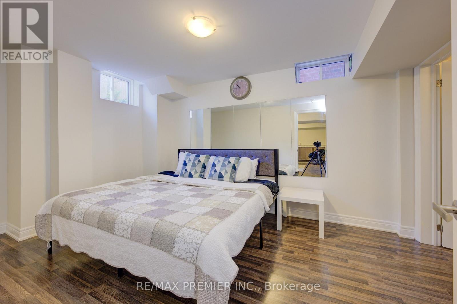 15 Babcock Street, Hamilton, Ontario  L8B 0S6 - Photo 30 - X12968508