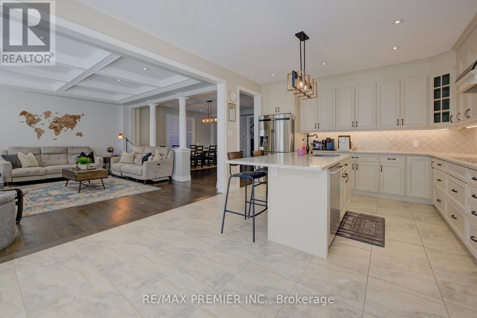 15 Babcock Street, Hamilton, Ontario  L8B 0S6 - Photo 7 - X12968508