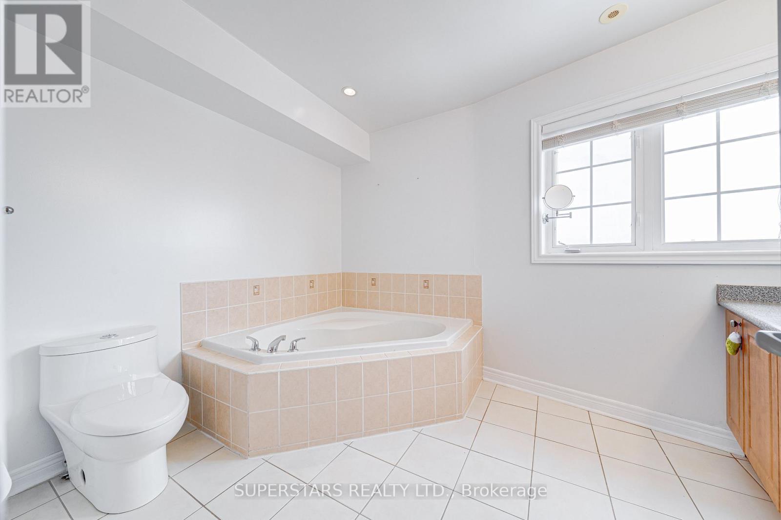 22 - 30 Greensborough Village Circle, Markham, Ontario  L6E 1Z1 - Photo 16 - N12902968