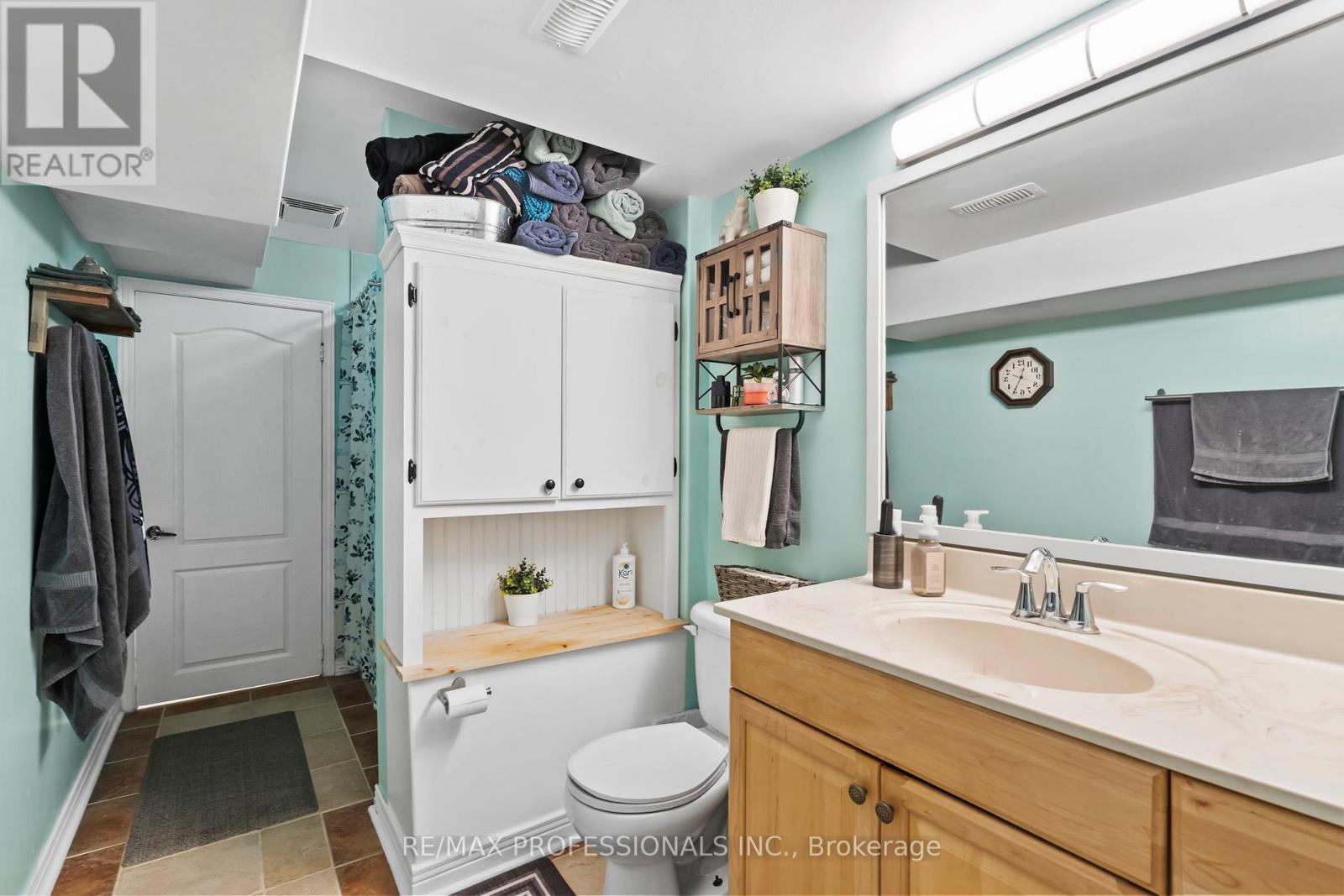 135 Professor Day Drive, Bradford West Gwillimbury, Ontario  L3Z 3B9 - Photo 35 - N12968182