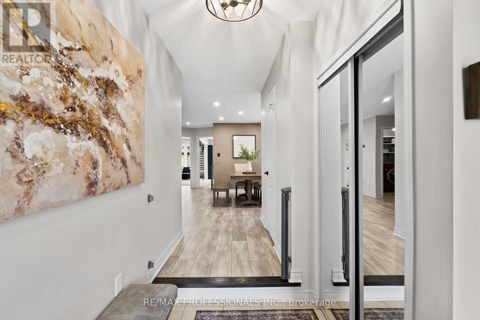 135 Professor Day Drive, Bradford West Gwillimbury, Ontario  L3Z 3B9 - Photo 4 - N12968182