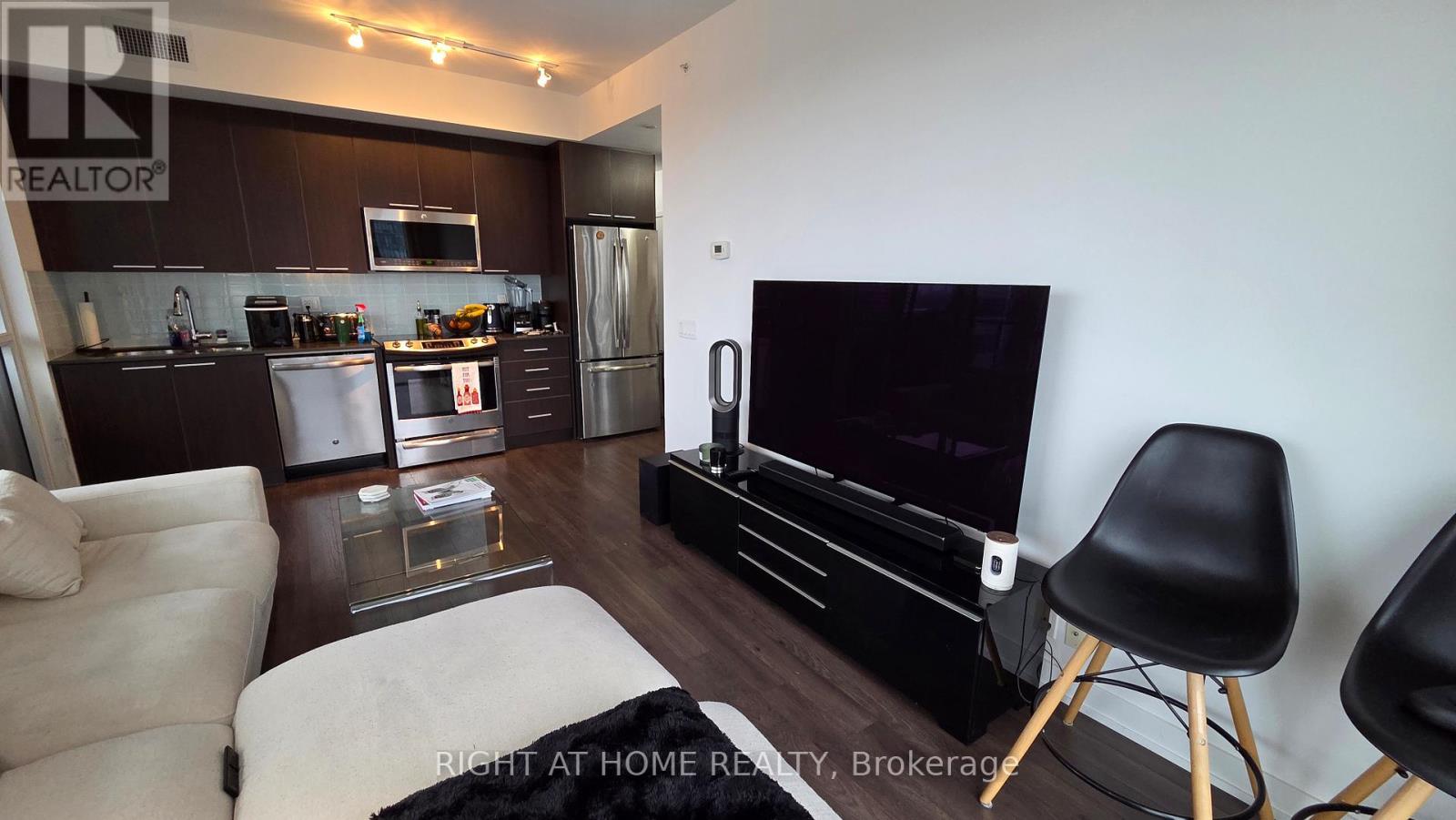 2307 - 10 Parklawn Road, Toronto, Ontario  M8V 0H9 - Photo 2 - W12937786