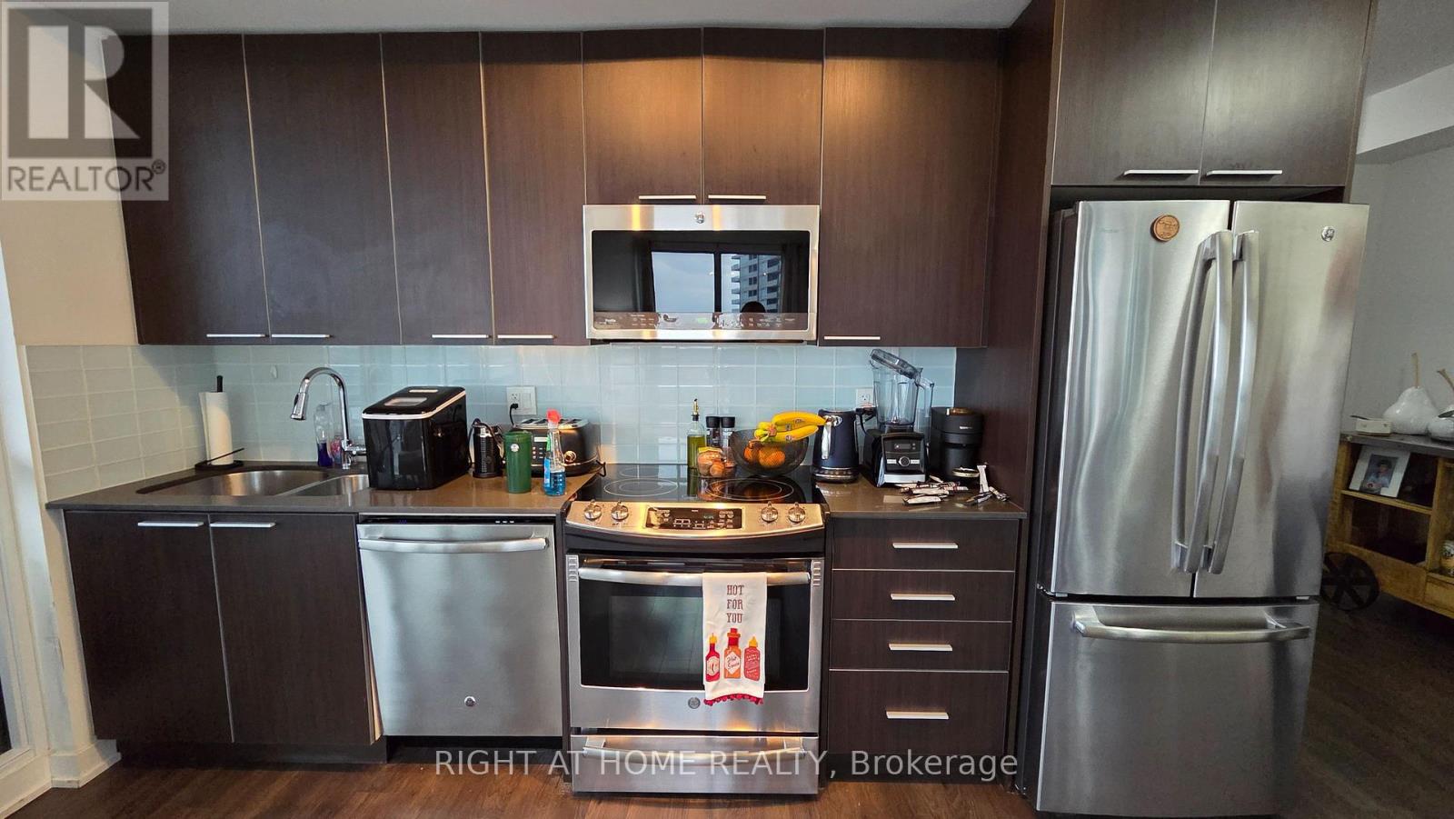 2307 - 10 Parklawn Road, Toronto, Ontario  M8V 0H9 - Photo 5 - W12937786