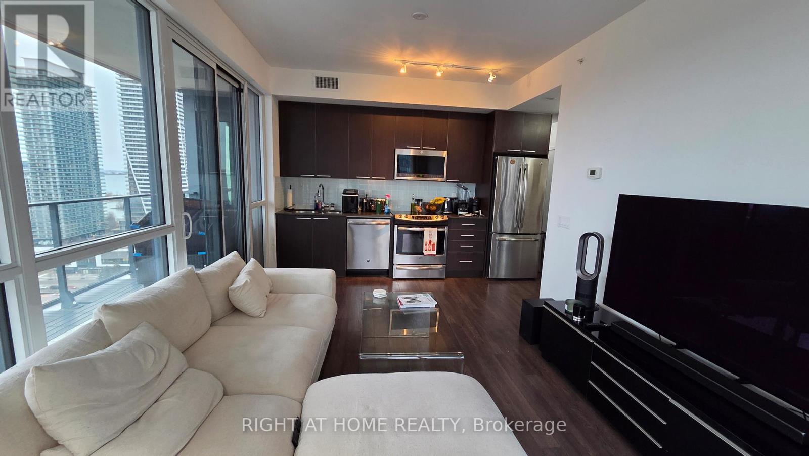 2307 - 10 Parklawn Road, Toronto, Ontario  M8V 0H9 - Photo 3 - W12937786