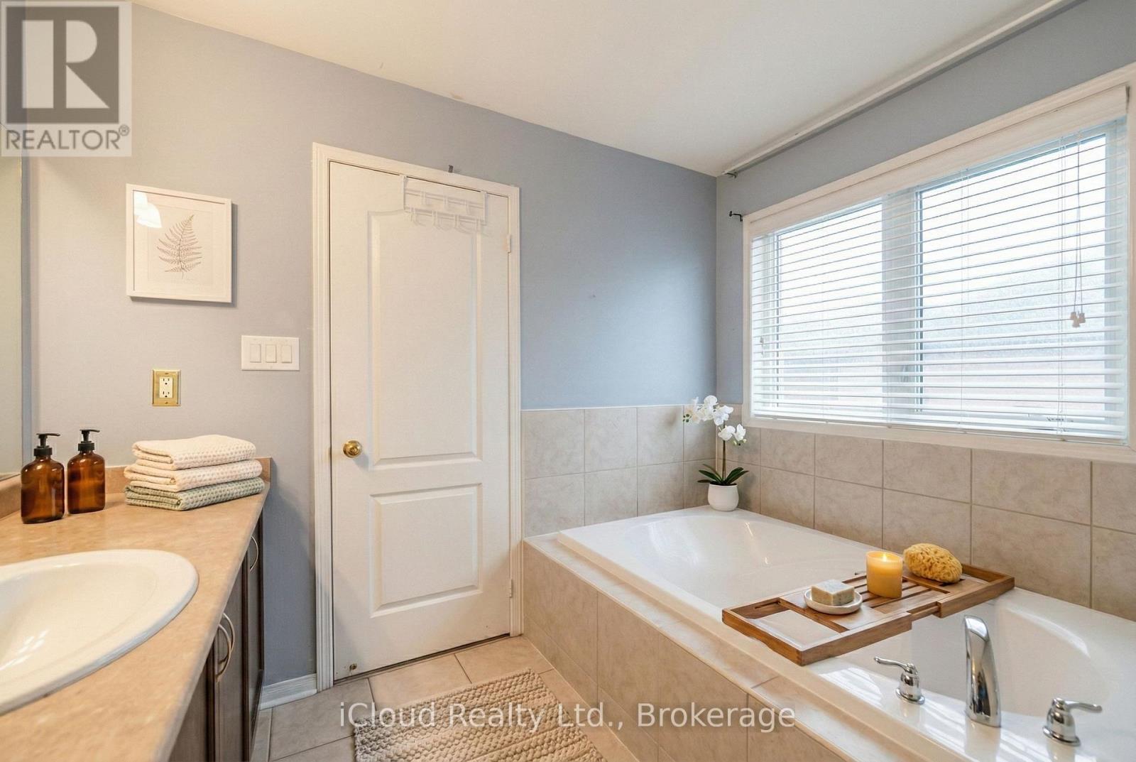 81 Crown Victoria Drive W, Brampton, Ontario  L7A 3X1 - Photo 21 - W12966380