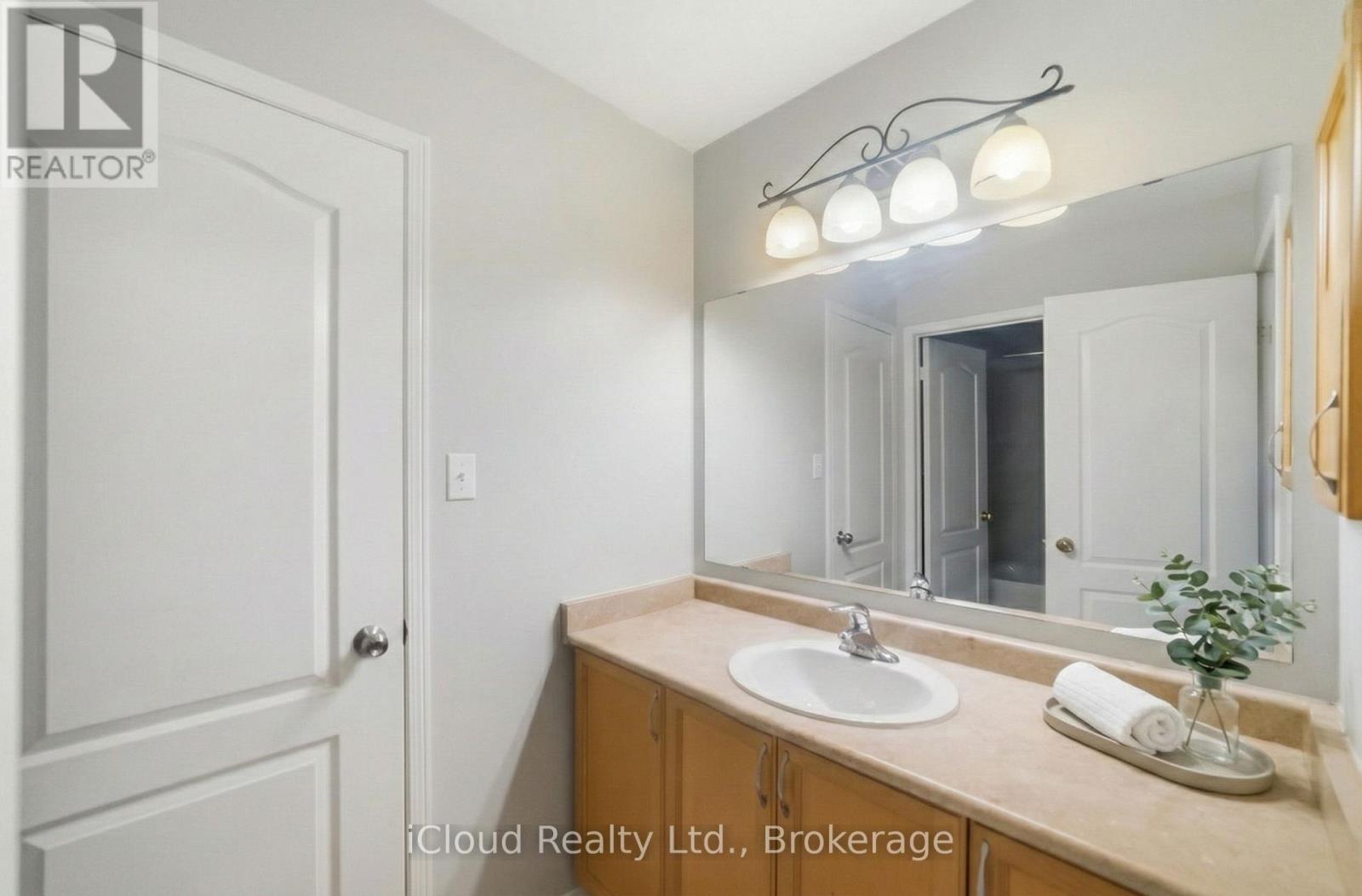 81 Crown Victoria Drive W, Brampton, Ontario  L7A 3X1 - Photo 24 - W12966380