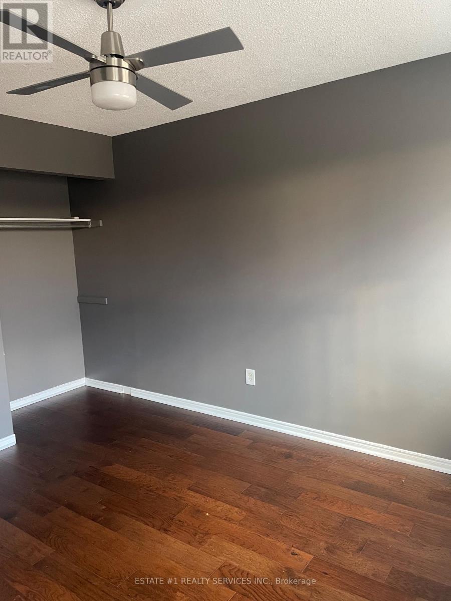 2943 Gulfstream Way, Mississauga (Meadowvale), Ontario  L5N 6J9 - Photo 33 - W12910626