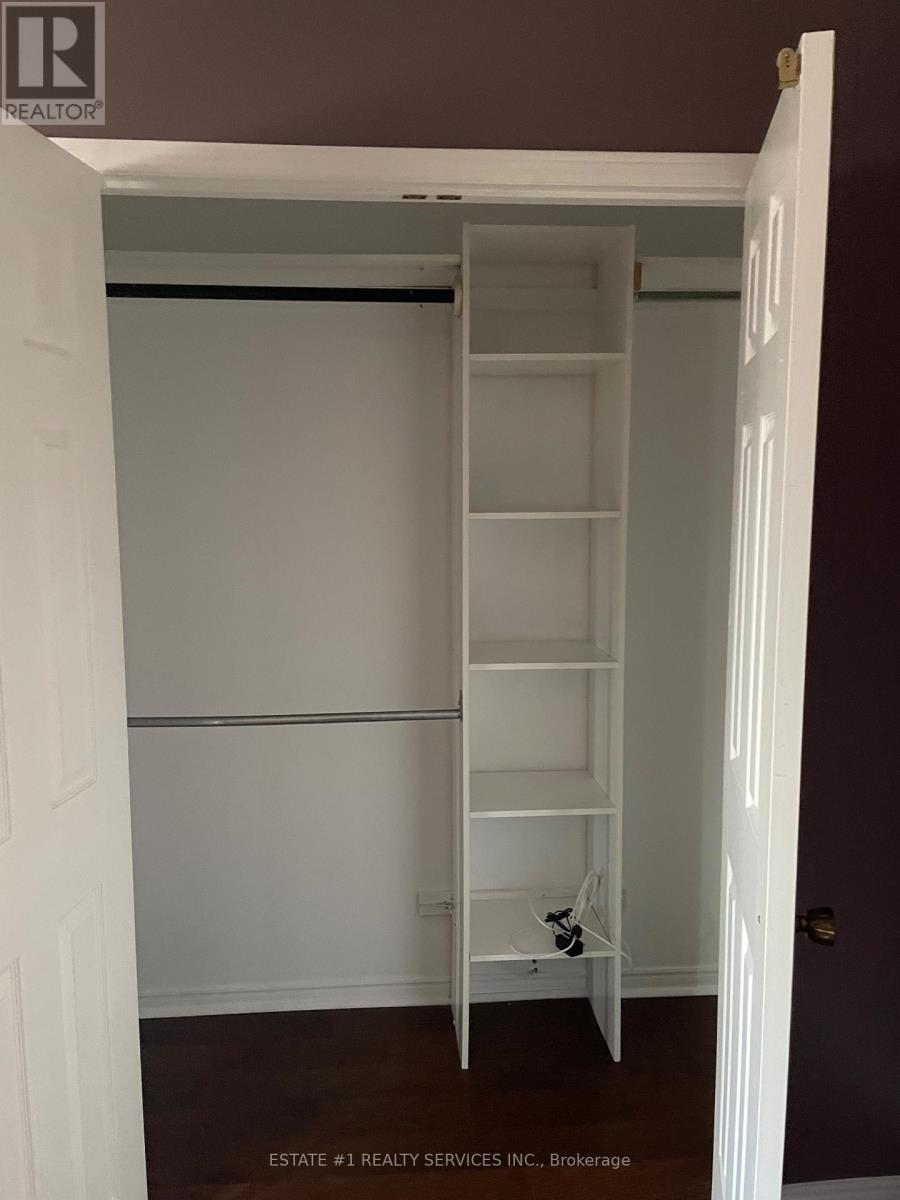 2943 Gulfstream Way, Mississauga (Meadowvale), Ontario  L5N 6J9 - Photo 23 - W12910626