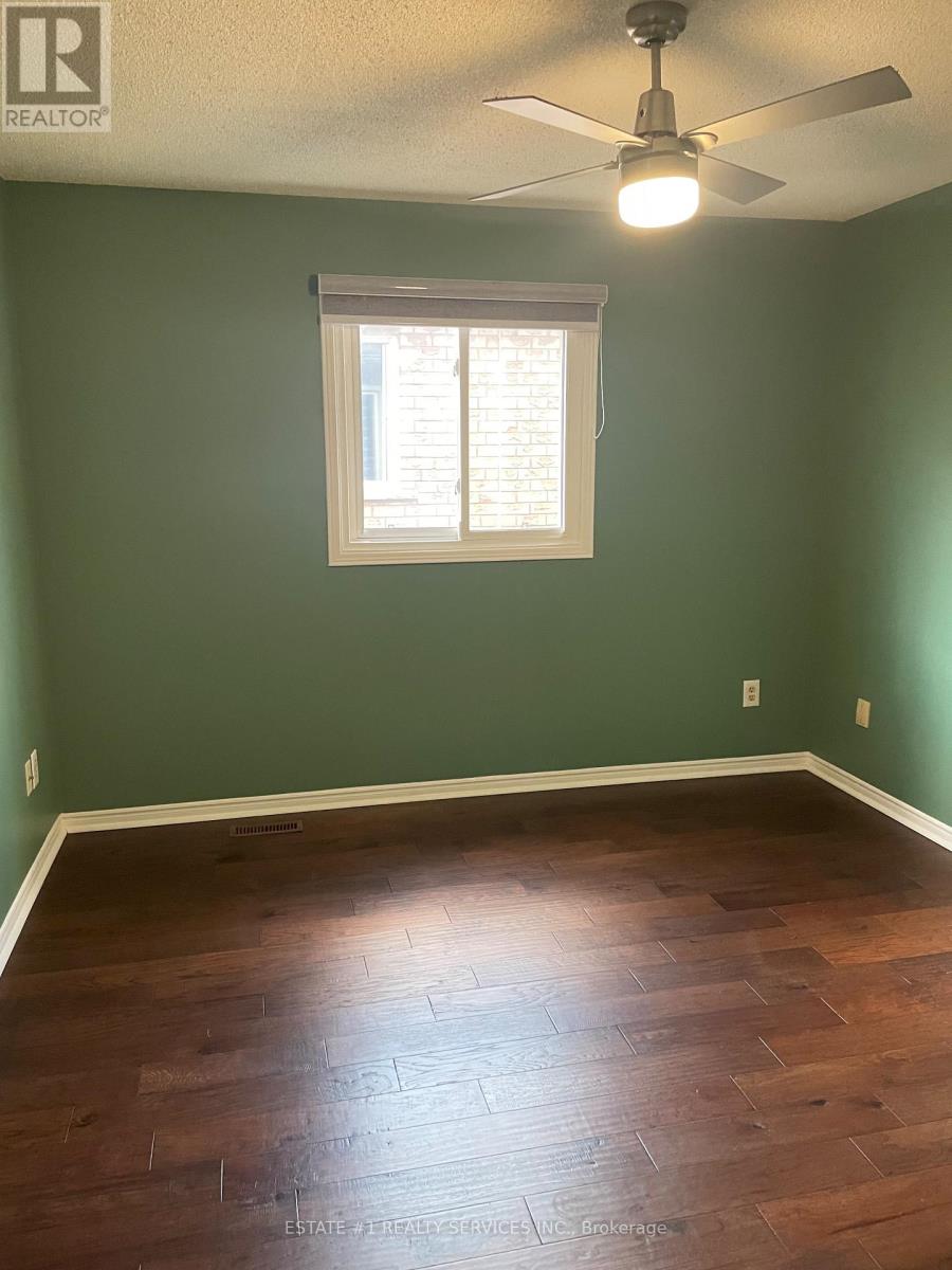 2943 Gulfstream Way, Mississauga (Meadowvale), Ontario  L5N 6J9 - Photo 27 - W12910626